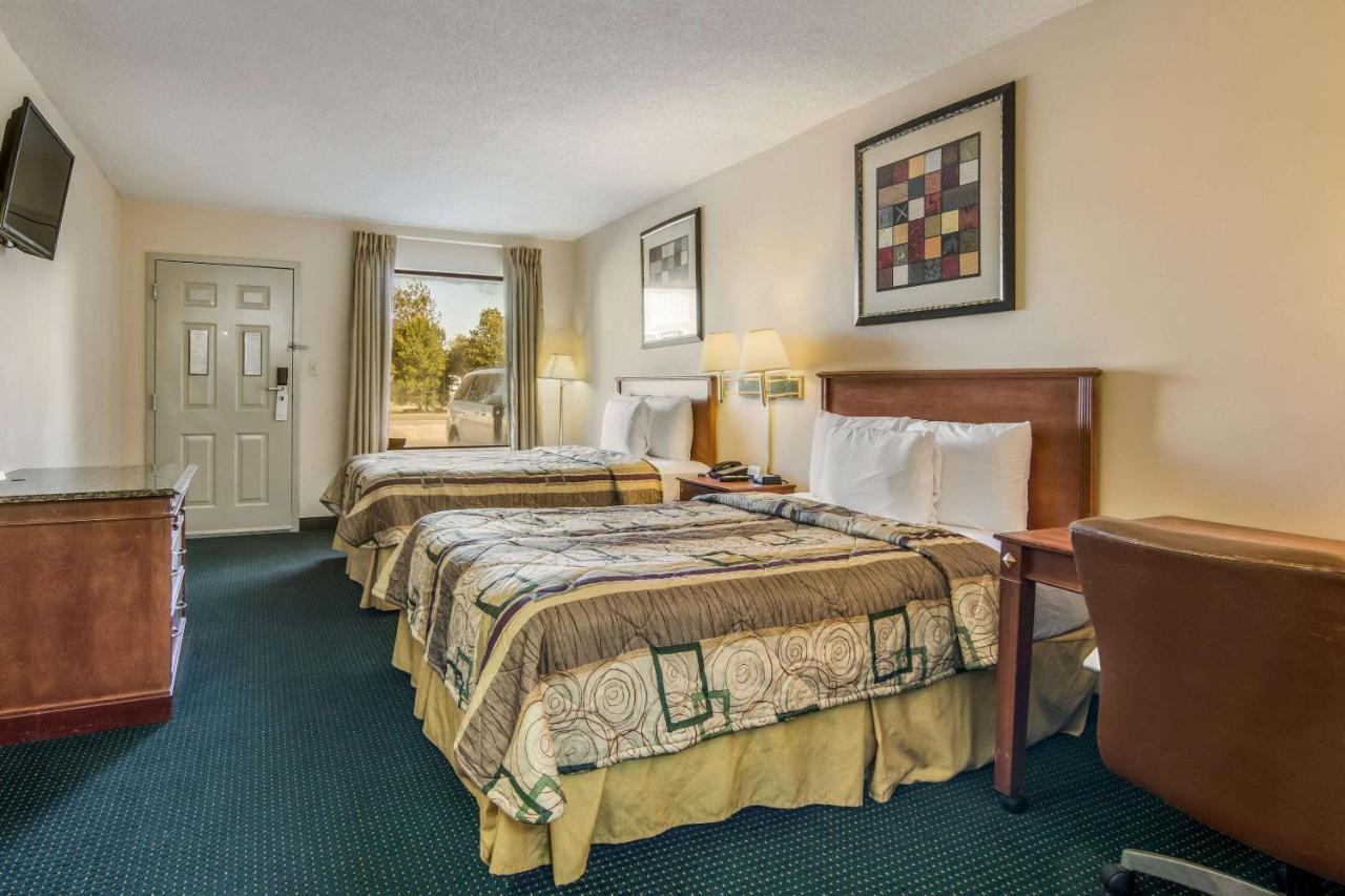 Standard Queen Room with Two Queen Beds - Non-Smoking