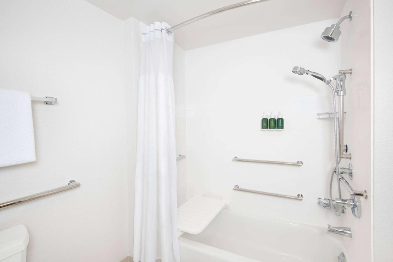 Mobility Accessible One Bedroom Suite King Tub