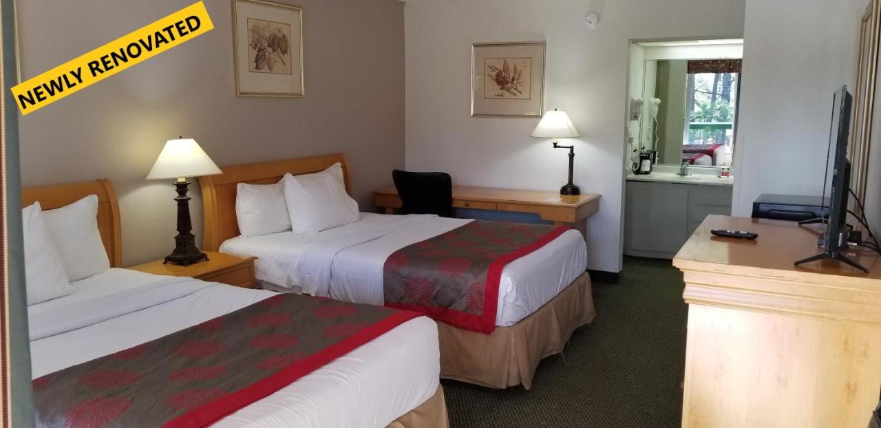 Deluxe Double Room with Two Double Beds - Non-Smoking